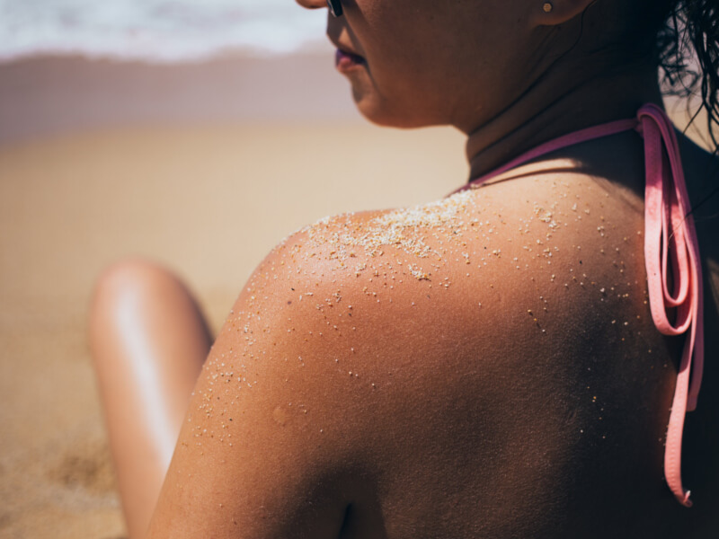 skóra kobiety na plaży